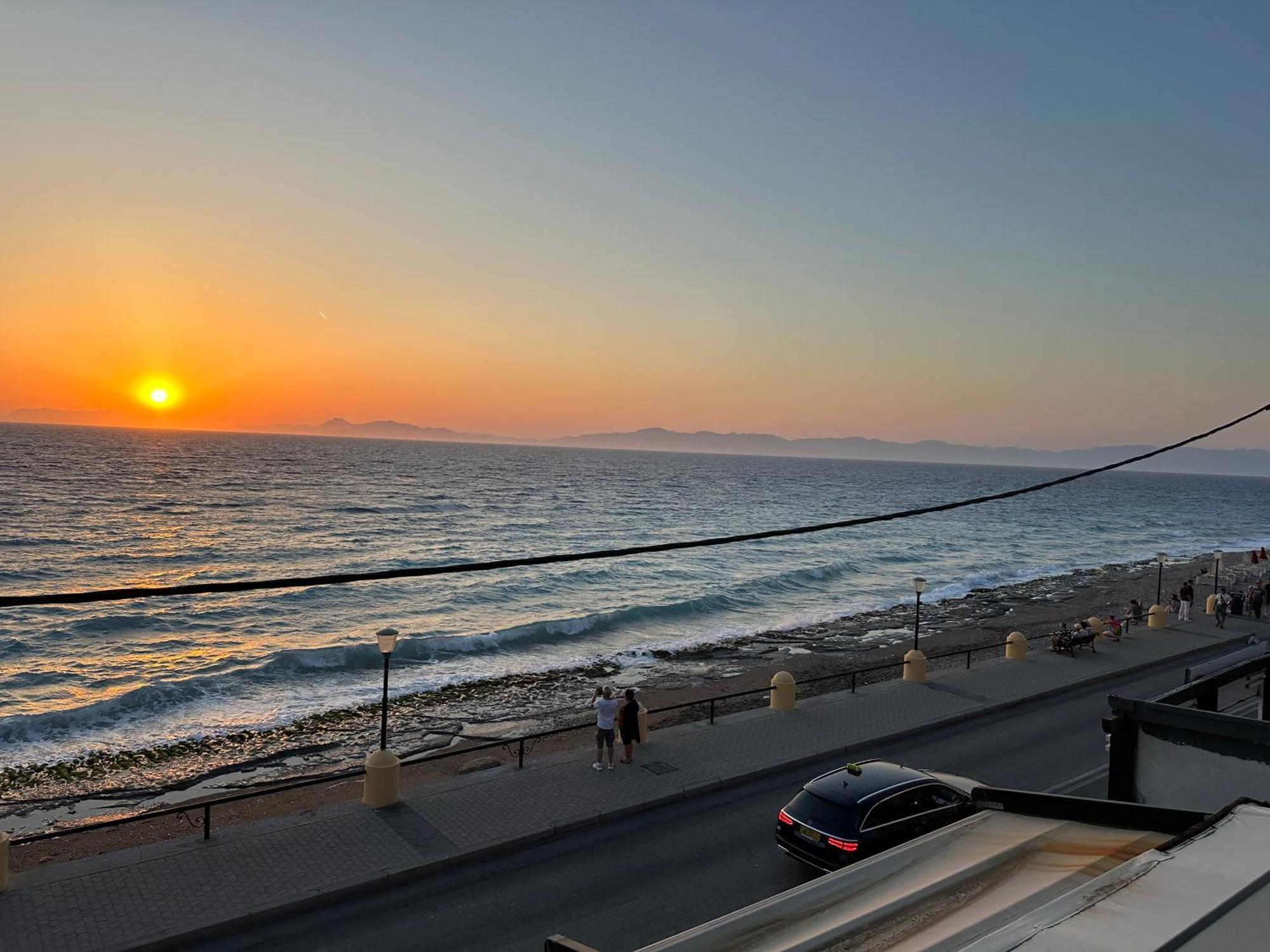 Melita Downtown Seaview Apartment Rhodes City ภายนอก รูปภาพ